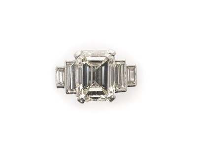 Lot 267 - DIAMOND RING, 1950s