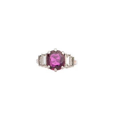 Lot 245 - RUBY AND DIAMOND RING, 1950s