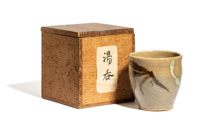 Lot 114 - HAMADA SHOJI (1894-1978), YUNOMI, SHOWA ERA (1926-1989