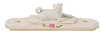 Lot 4 - A MEISSEN PUG PAPERWEIGHT