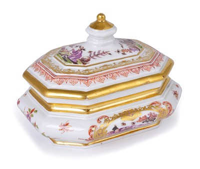 Lot 19 - â€¡ A MEISSEN PORCELAIN SUGAR BOX AND COVER