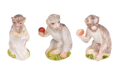 Lot 34 - THREE MEISSEN MINIATURE FIGURES OF MONKEYS