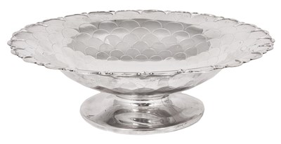 Lot 169 - A SILVER BOWL