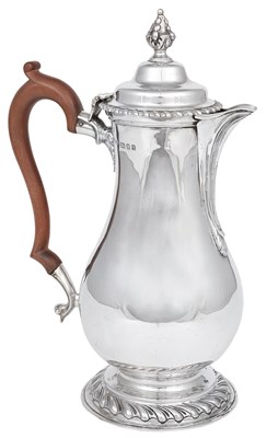 Lot 186 - A GEORGE V SILVER HOT WATER JUG