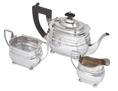 Lot 188 - A GEORGE V THREE-PIECE SILVER TEA SE