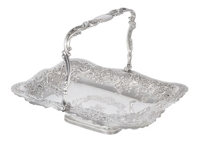 Lot 190 - AN EDWARDIAN SILVER BREAD BASKET