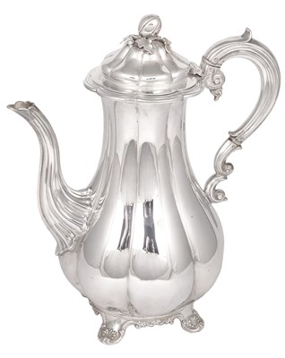 Lot 208 - A VICTORIAN SILVER COFFEE POT