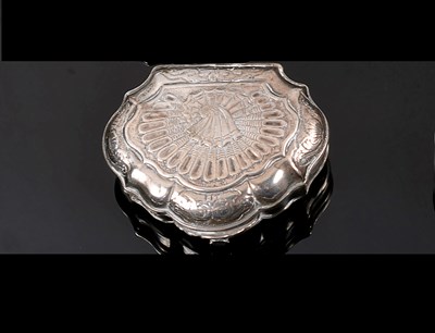 Lot 259 - A CONTINENTAL SILVER SNUFF BOX