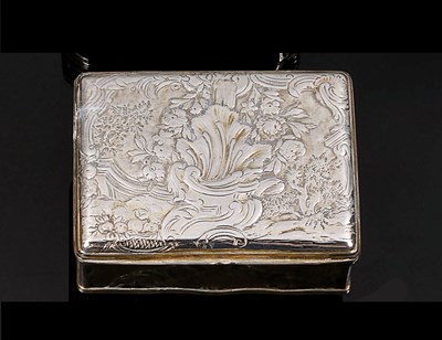 Lot 260 - A FRENCH SILVER SNUFF BOX