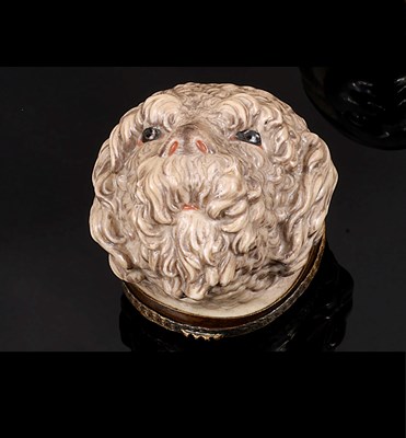 Lot 280 - A DANISH PORCELAIN BONBONNIERE