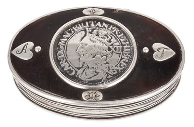 Lot 291 - A QUEEN ANNE SILVER AND TORTOISESHELL SNUFF BOX