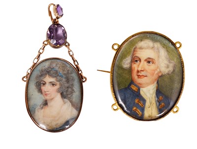 Lot 307 - A PORTRAIT MINIATURE OF A YOUNG WOMAN