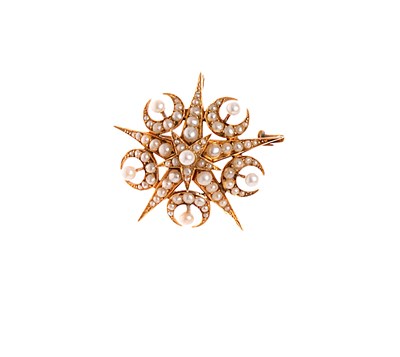 Lot 360 - GOLD AND SEED PEARL BROOCH