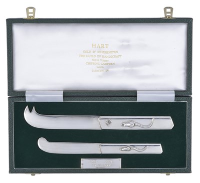 Lot 112 - A SILVER CHEESE KNIFE AND BUTTER KNIFE SET