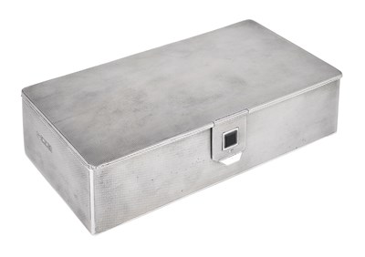 Lot 154 - A GEORGE V SILVER BOX