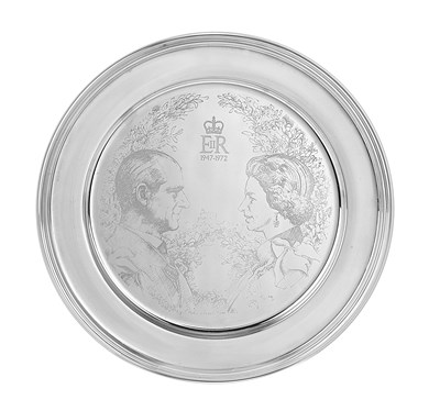 Lot 156 - A ROYAL COMMEMORATIVE SILVER DISH