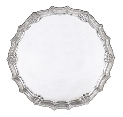 Lot 167 - A GEORGE V SILVER SALVER