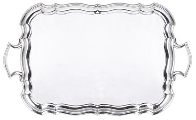 Lot 181 - A GEORGE V SILVER TRAY