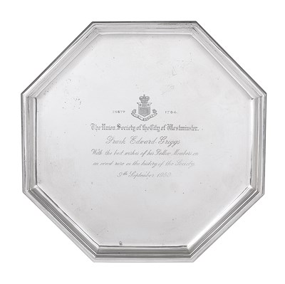 Lot 186 - A SILVER SALVER