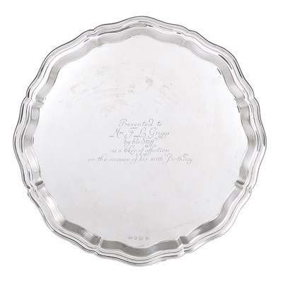 Lot 188 - A SILVER SALVER