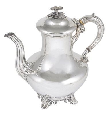 Lot 236 - A VICTORIAN SILVER COFFEE POT