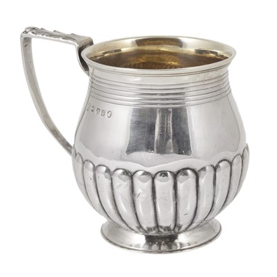 Lot 256 - A GEORGE III SILVER MUG