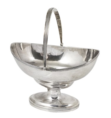 Lot 261 - A GEORGE III SILVER SWEETMEAT BASKET