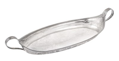 Lot 263 - A GEORGE III SILVER SNUFFERS TRAY