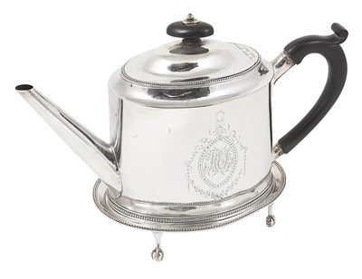 Lot 274 - A GEORGE III SILVER TEAPOT ON STAND