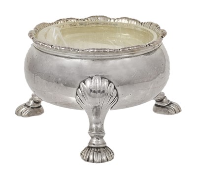 Lot 296 - A GEORGE II SILVER SALT CELLAR