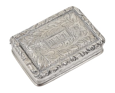 Lot 301 - A GEORGE IV SILVER VINAIGRETTE