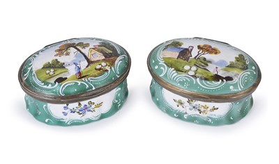 Lot 315 - AN ENGLISH ENAMEL SNUFF BOX