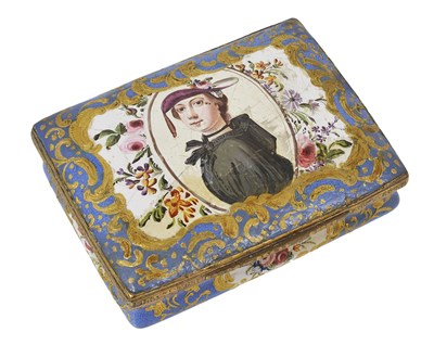 Lot 317 - AN ENAMEL SNUFF BOX