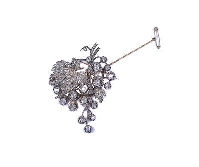 Lot 374 - DIAMOND SPRAY BROOCH