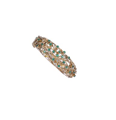 Lot 379 - EMERALD HINGED BANGLE