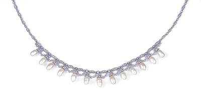 Lot 394 - FRESH WATER PEARL AND DIAMOND NECKLACE