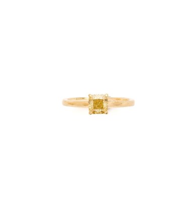 Lot 289 - FANCY INTENSE YELLOW DIAMOND RING