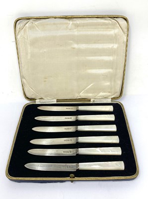 Lot 143 - A SET OF SIX GEORGE V FRUIT KNIVES, NORTHERN GOLDSMITHS CO., SHEFFIELD, 1934