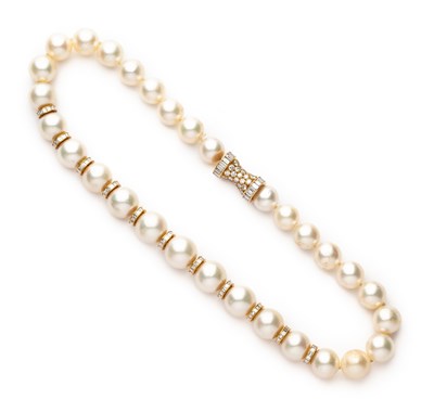 Lot 304 - CULTURED PEARL AND DIAMOND NECKLACE