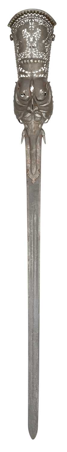 Lot 16 - AN INDIAN GAUNTLET SWORD (PATA), PROBABLY 18TH/19TH CENTURY THANJAVUR, TAMIL NADU