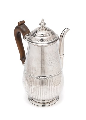 Lot 199 - A WILLIAM & MARY OR QUEEN ANNE SILVER CHOCOLATE POT AND COVER, HENRY LYON, LONDON, CIRCA 1700