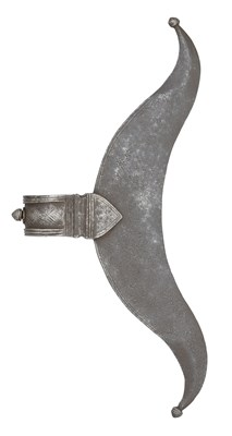 Lot 65 - A SOUTH INDIAN AXE (BULLOVA), 17TH/18TH CENTURY, PROBABLY MYSORE, KARNATAKA