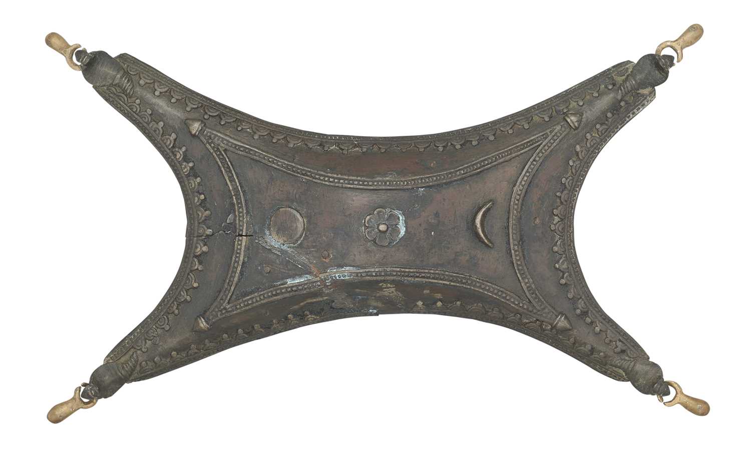 Lot 372 - A SOUTH INDIAN BUCKLER (DHAALEN), 17TH/18TH CENTURY, PROBABALY KERALA