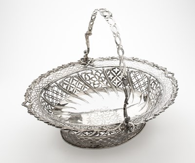 Lot 192 - A GEORGE III SILVER BASKET, HENRY BAILEY, LONDON, 1769