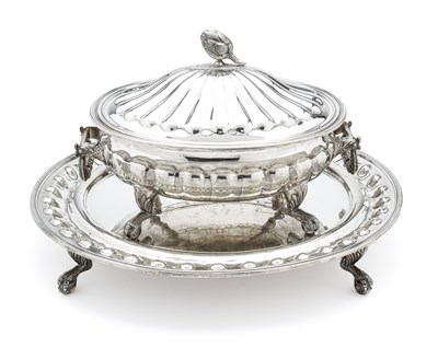 Lot 68 - A SPANISH SILVER SOUP TUREEN, COVER AND STAND, GARRIDO HERMANOS, MADRID, MID 20TH CENTURY