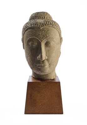 Lot 374 - AN AYUTHIA GREY SANDSTONE HEAD OF BUDDHA, THAILAND, CIRCA 16TH CENTURY