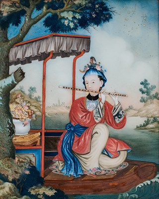 Lot 53 - A CHINESE EXPORT REVERSE GLASS PAINTING OF A MAIDEN PLAYING A FLUTE, QING DYNASTY, 18TH CENTURY