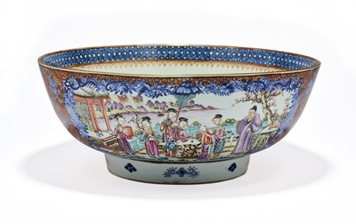 Lot 60 - A LARGE CHINESE FINELY ENAMELLED FAMILLE-ROSE PUNCHBOWL, QING DYNASTY, 18TH CENTURY