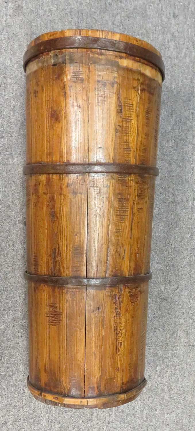 Lot 7 - A JAPANESE CARRIER, EDO PERIOD, 19TH CENTURY