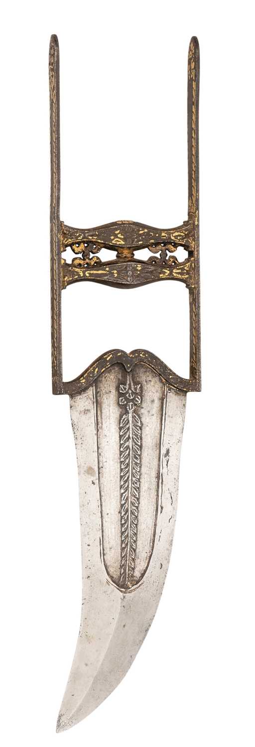 Lot 46 - AN INDIAN DAGGER (KATAR)